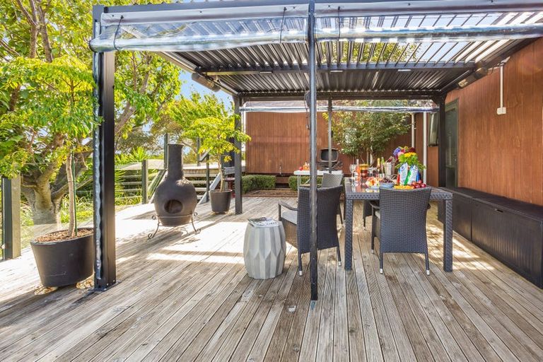 Photo of property in 25 Pine Ridge Terrace, Waikanae Beach, Waikanae, 5036