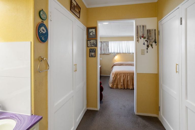 Photo of property in 27 Robinson Road, Whitianga, 3510