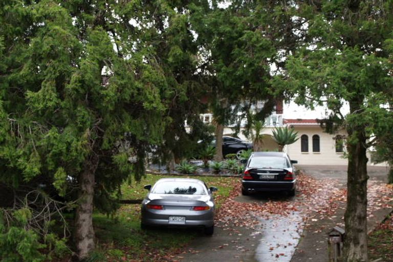 Photo of property in 22 Judkins Crescent, Cockle Bay, Auckland, 2014