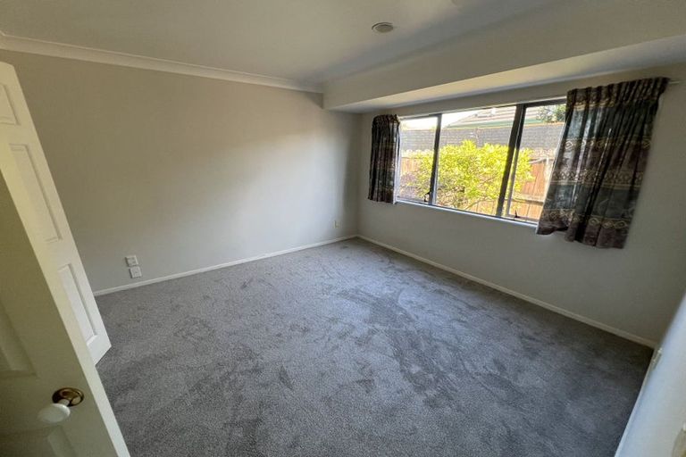 Photo of property in 15 Keswick Close, Northpark, Auckland, 2013