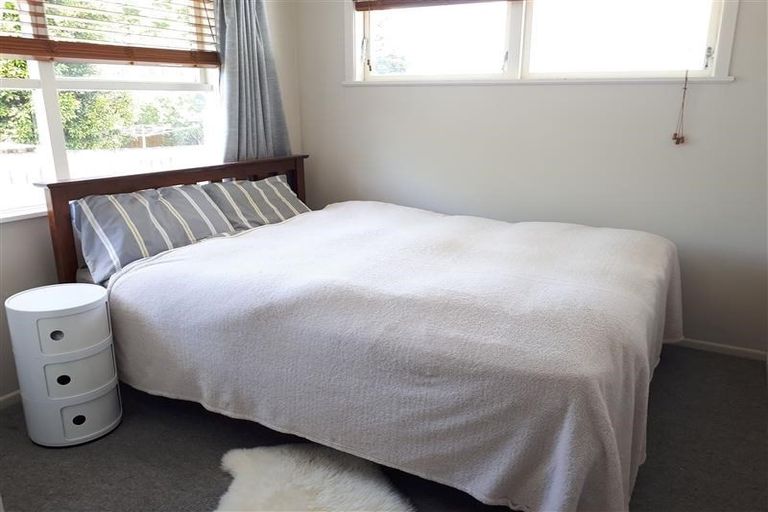 Photo of property in 2/46 Trinidad Road, Sunnynook, Auckland, 0620