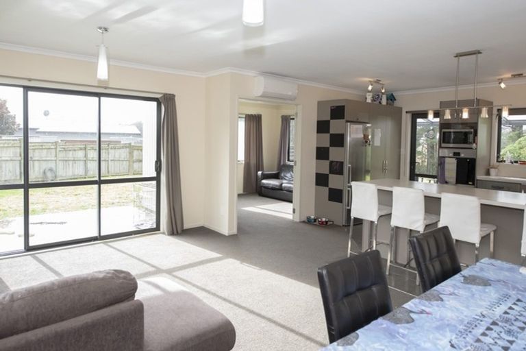 Photo of property in 8 Dunbar Place, Highlands Park, New Plymouth, 4312