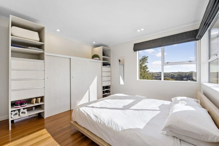 Photo of property in 1/266 Forrest Hill Road, Forrest Hill, Auckland, 0620