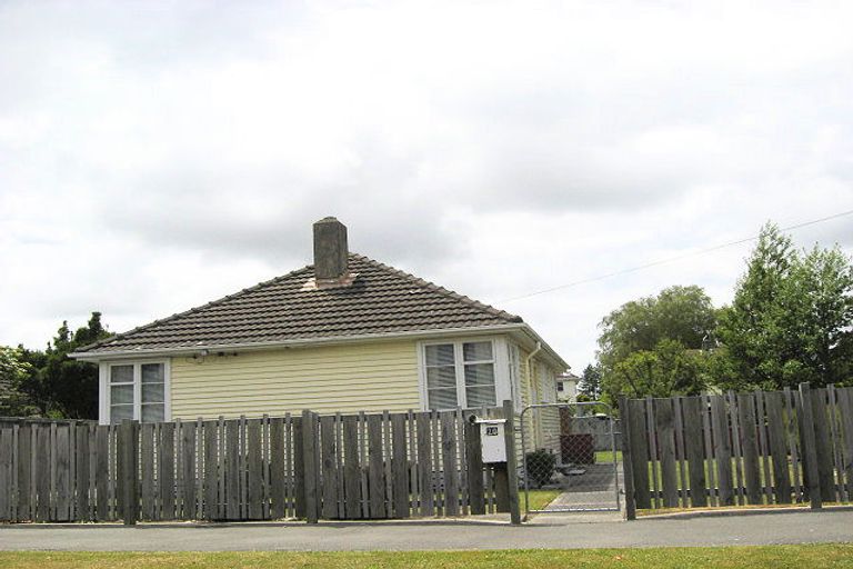 Photo of property in 20 Bateman Avenue, Bryndwr, Christchurch, 8053