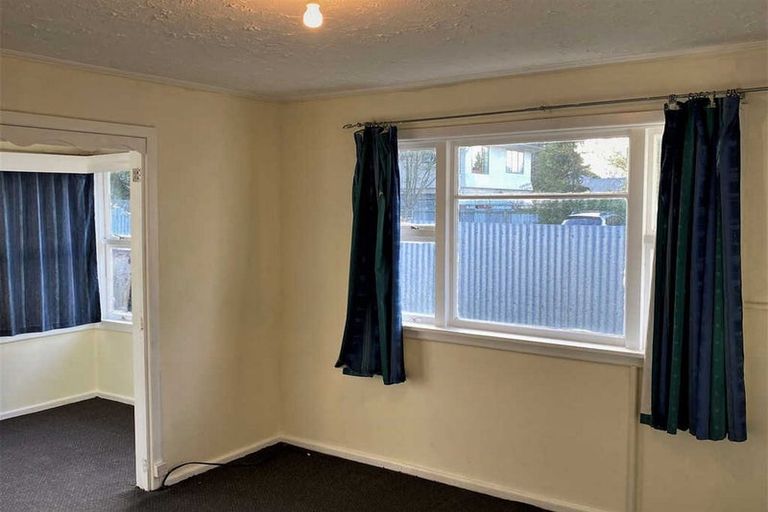 Photo of property in 59 Main North Road, Woodend, 7610