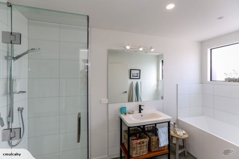 Photo of property in 15 Shearer Drive, Oakura, 4314