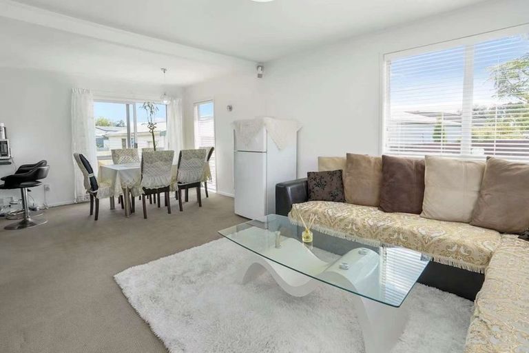 Photo of property in 2/3 Edwin Freeman Place, Ranui, Auckland, 0612