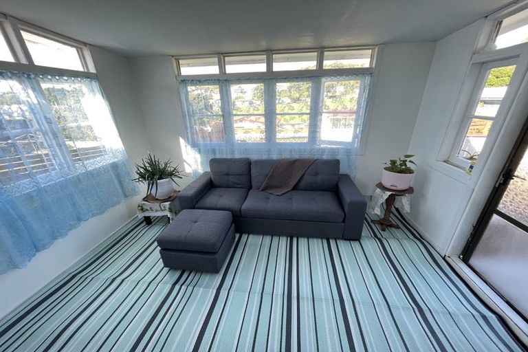 Photo of property in 114 Driver Crescent, Cannons Creek, Porirua, 5024