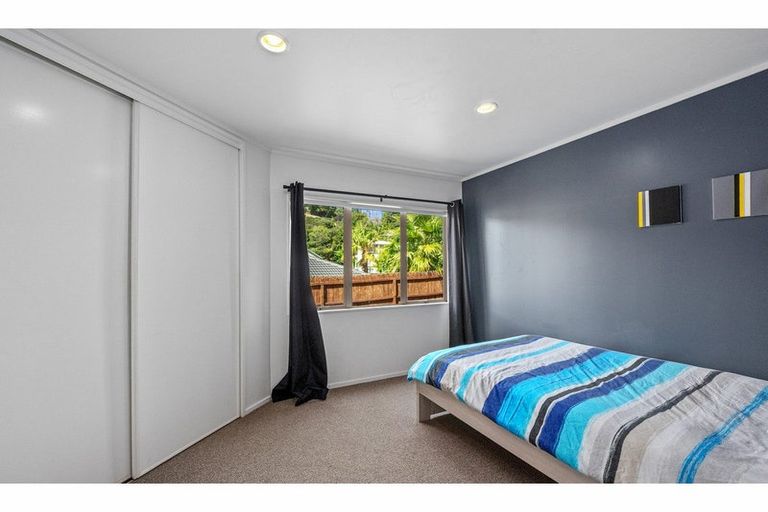 Photo of property in 29 Kate Sheppard Avenue, Torbay, Auckland, 0630