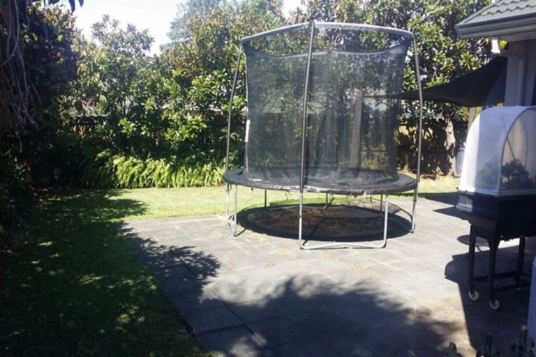 Photo of property in 7 Robina Court, Burswood, Auckland, 2013