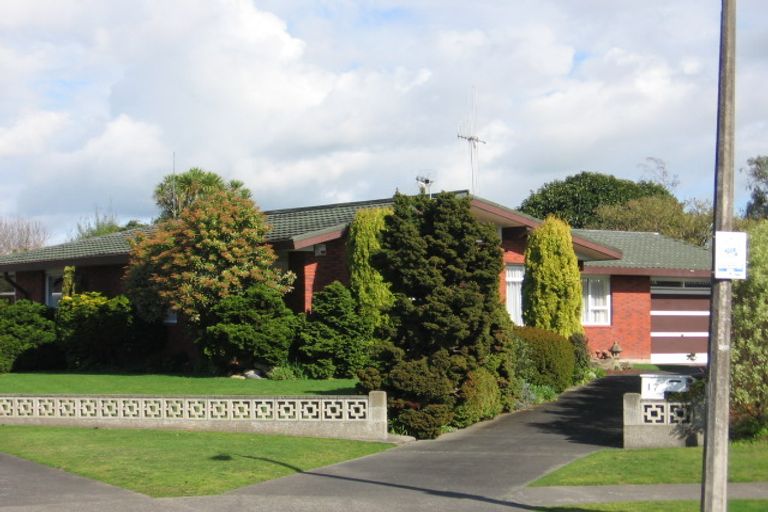 Photo of property in 17 Mudgway Place, Awapuni, Palmerston North, 4412