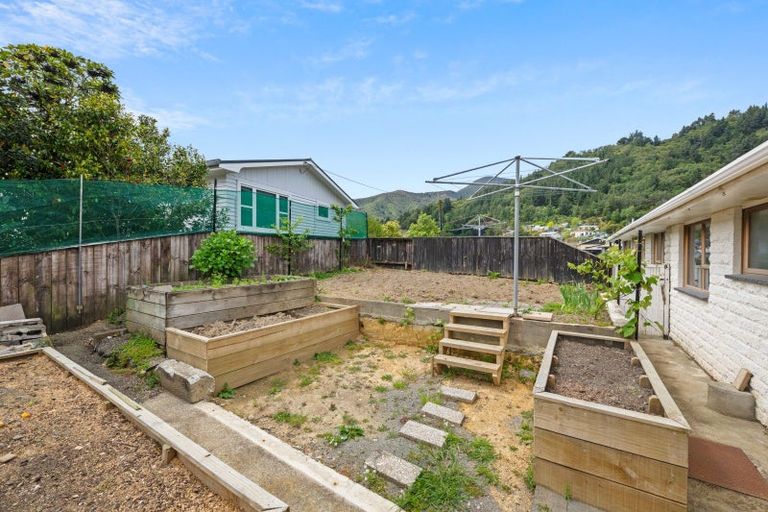 Photo of property in 2-1a Leicester Street, Picton, 7220