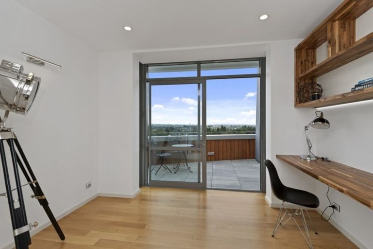 Photo of property in 26 Overdale Drive, Cashmere, Christchurch, 8022