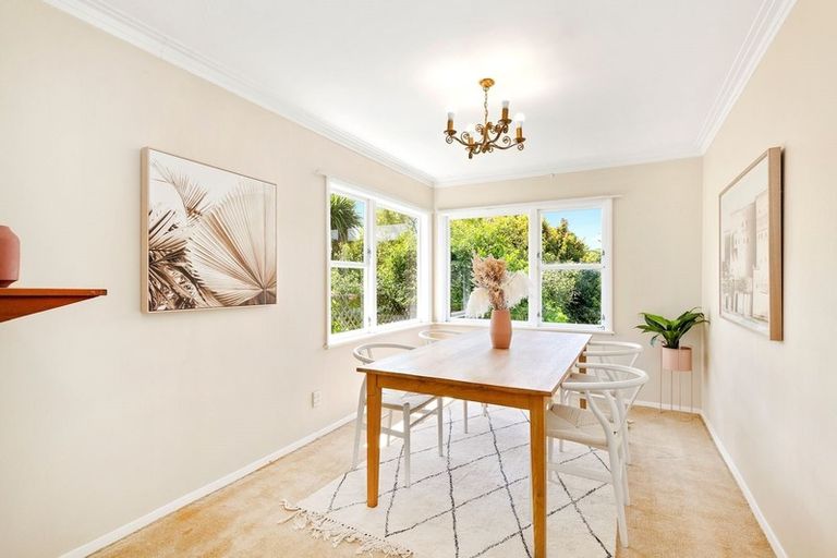 Photo of property in 6 Lane Crescent, Tawa, Wellington, 5028