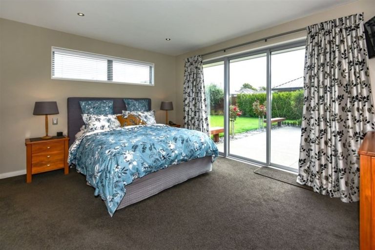 Photo of property in 12 Coachmans Road, Prebbleton, 7604