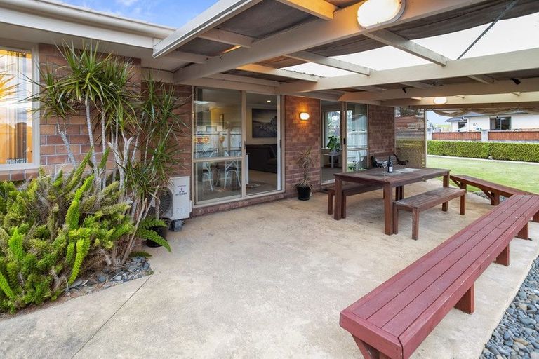 Photo of property in 13 O'sullivan Place, Waiuku, 2123