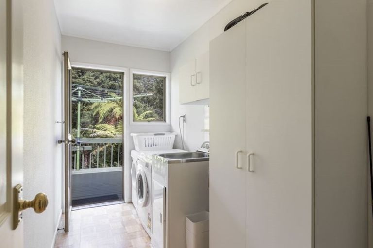 Photo of property in 19 Portsea Place, Chatswood, Auckland, 0626