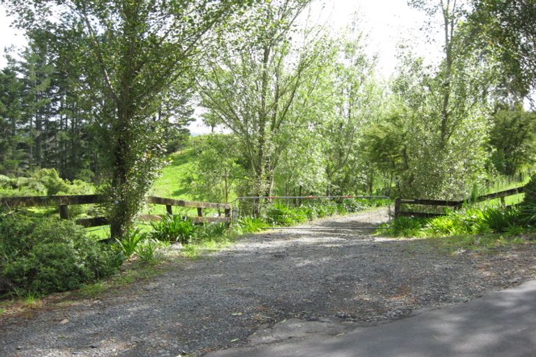 Photo of property in 822 Ponga Road, Opaheke, Papakura, 2584