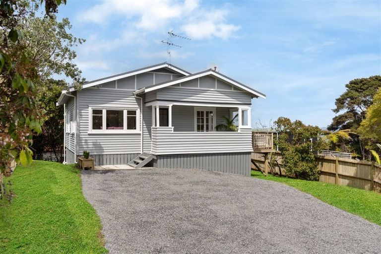 Photo of property in 30 Neptune Avenue, Beach Haven, Auckland, 0626