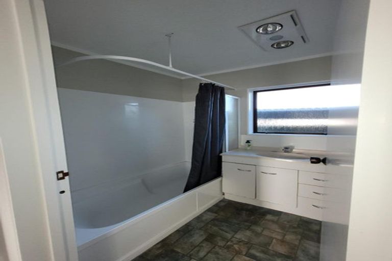 Photo of property in 22a Walsh Street, Forest Lake, Hamilton, 3200