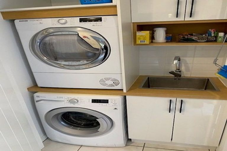 Photo of property in 27 Olivia Crescent, Tawa, Wellington, 5028