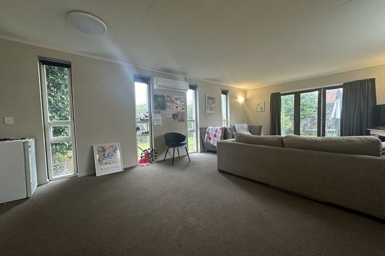 Photo of property in 2/4 Maidstone Road, Ilam, Christchurch, 8041