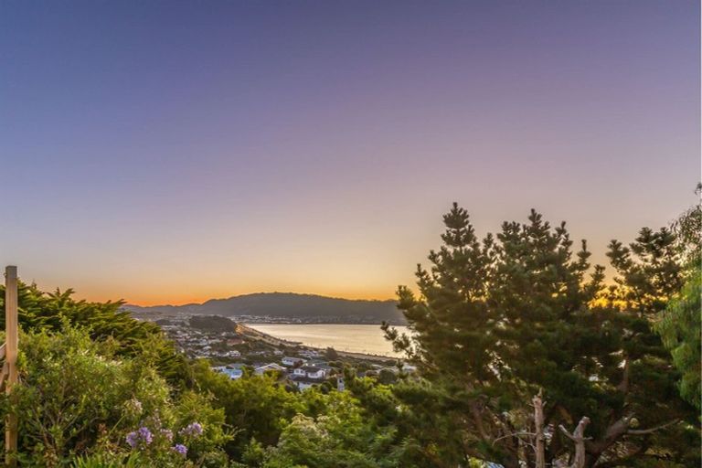 Photo of property in 40 Eskdale Road, Papakowhai, Porirua, 5024