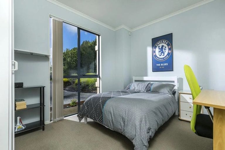 Photo of property in 5b Olwyn Place, Greenhithe, Auckland, 0632
