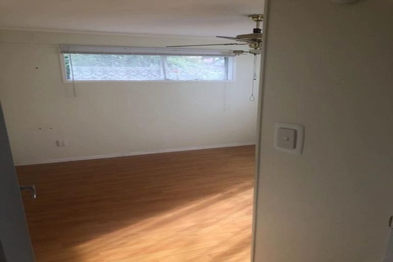 Photo of property in 134 Waimumu Road, Massey, Auckland, 0614