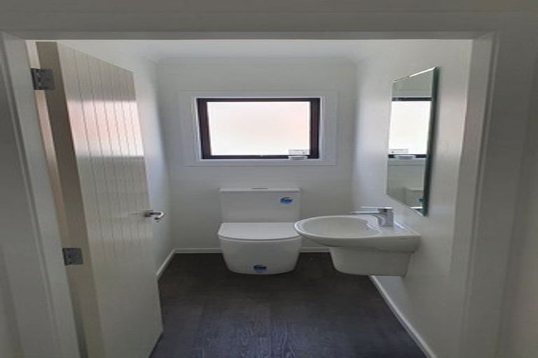 Photo of property in 11 Havana Rise, Grenada Village, Wellington, 6037