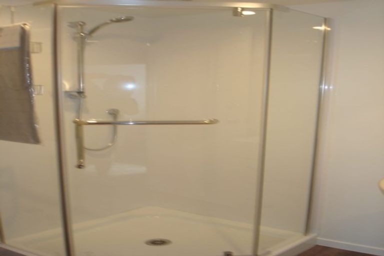 Photo of property in 17 Valron Road, Te Atatu South, Auckland, 0602