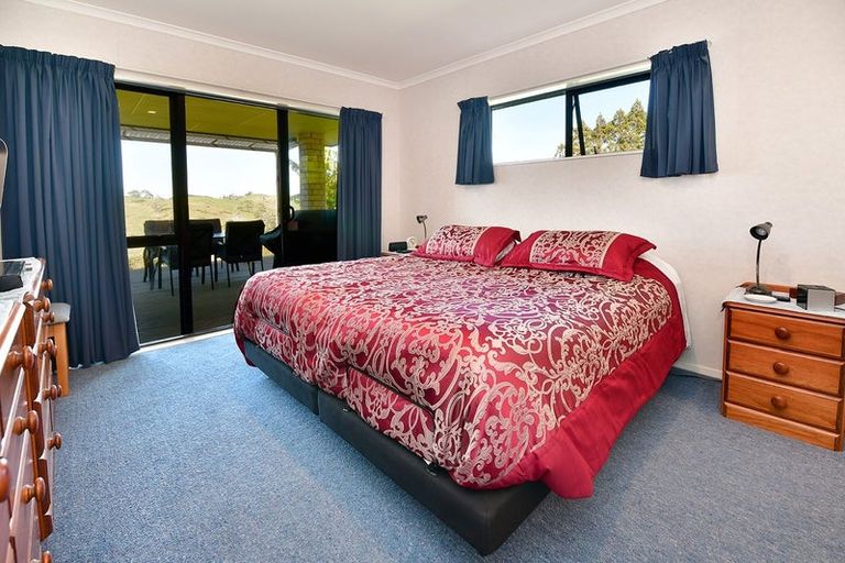 Photo of property in 128 Spur Road, Stillwater, Silverdale, 0993