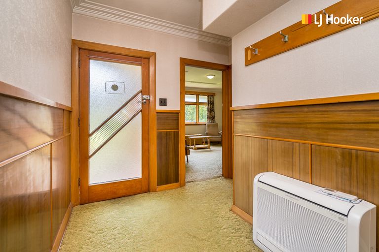 Photo of property in 302 Main South Road, Green Island, Dunedin, 9018