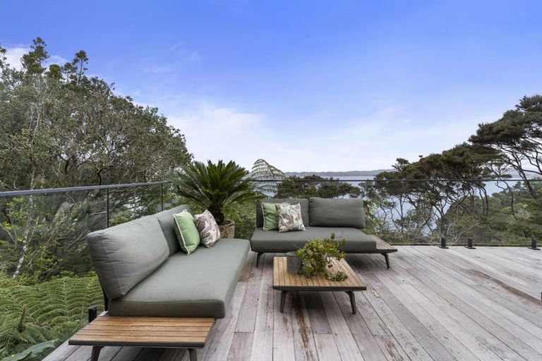 Photo of property in 2/106 Island Bay Road, Beach Haven, Auckland, 0626