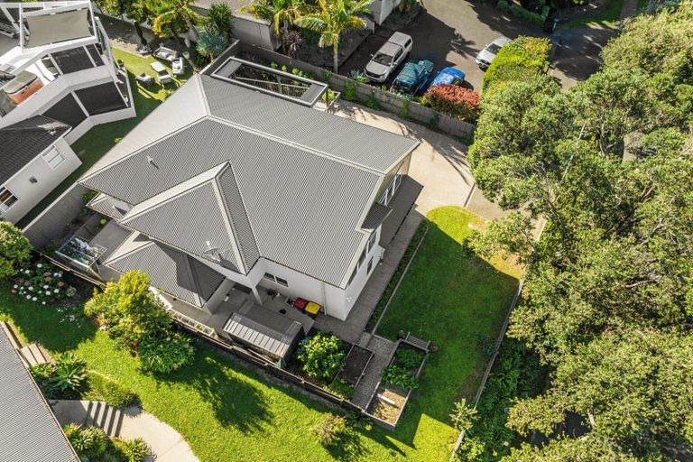 Photo of property in 341 Devonport Road, Tauranga, 3110