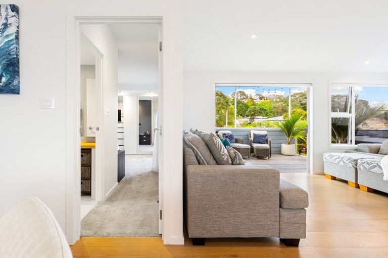 Photo of property in 1/28 Manly Esplanade, Browns Bay, Auckland, 0630