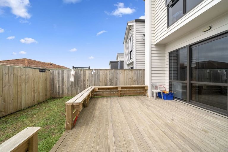 Photo of property in 10 Tapuwae Way, Mangere Bridge, Auckland, 2022