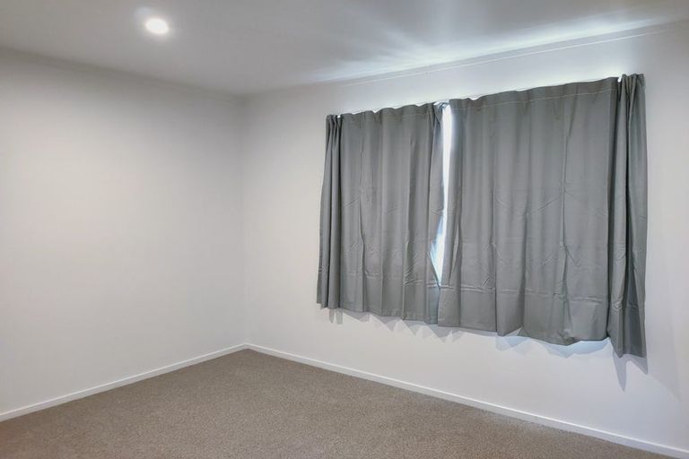 Photo of property in 2/74 Portage Road, New Lynn, Auckland, 0600