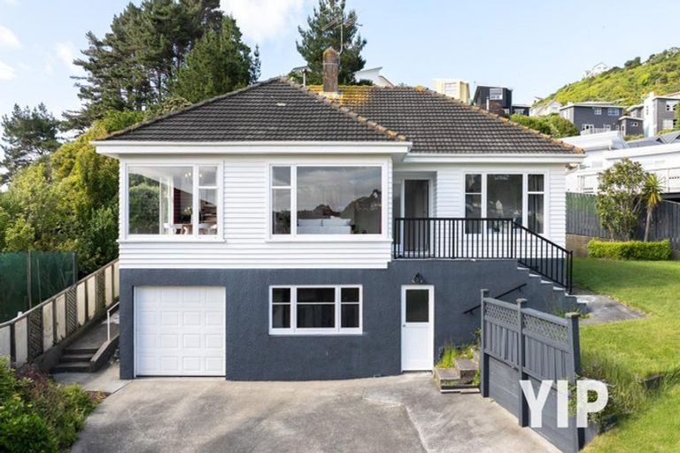 Photo of property in 15 Hollies Crescent, Johnsonville, Wellington, 6037