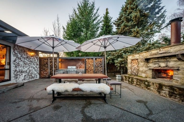 Photo of property in 201 Beacon Point Road, Wanaka, 9305