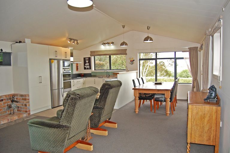 Photo of property in 1104 Oneriri Road, Kaiwaka, 0573
