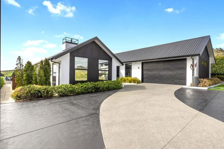 Photo of property in 8 Parkridge Place, Mount Pleasant, Christchurch, 8081