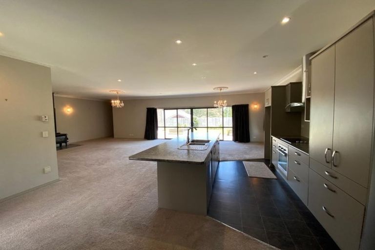 Photo of property in 65d View Road, Henderson, Auckland, 0612