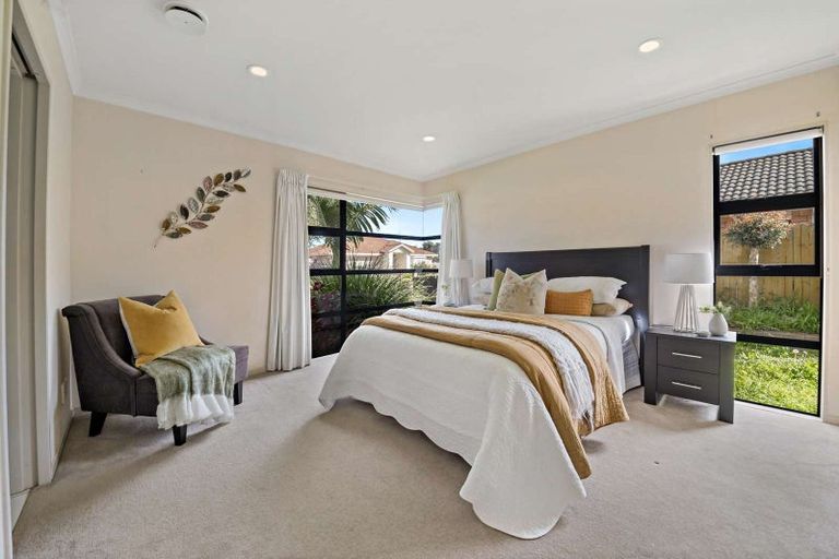 Photo of property in 25 Erne Crescent, East Tamaki, Auckland, 2016