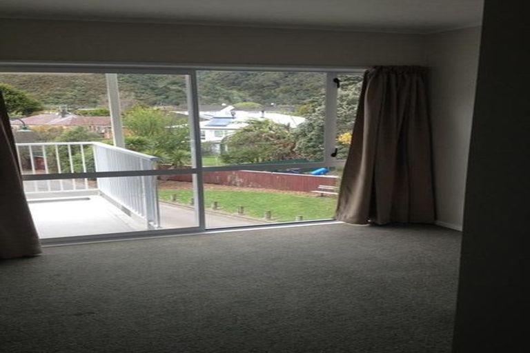 Photo of property in 95 Farmer Crescent, Taita, Lower Hutt, 5011