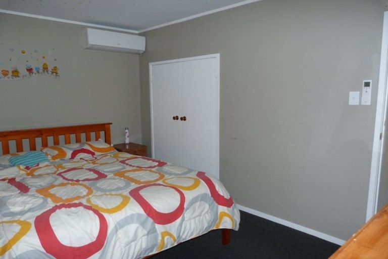 Photo of property in 2/121 Seymour Road, Sunnyvale, Auckland, 0612