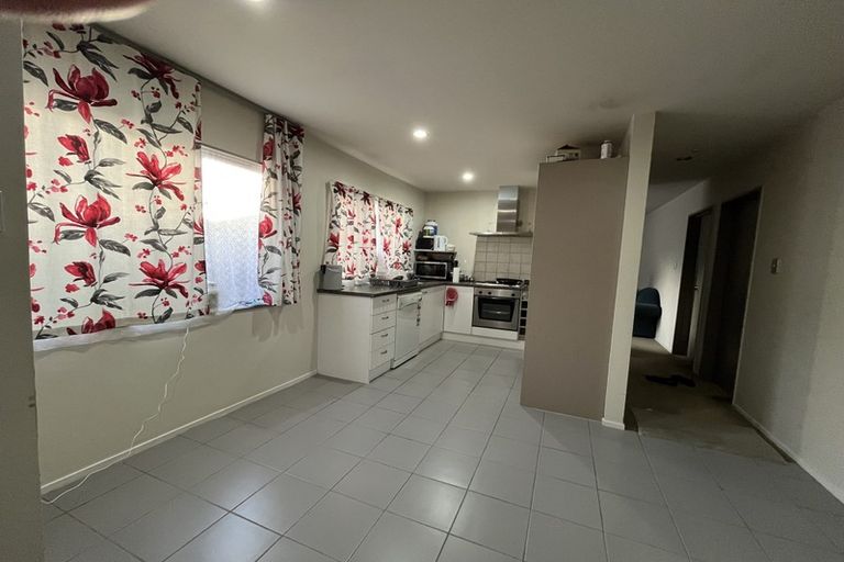 Photo of property in 103a Glengarry Road, Glen Eden, Auckland, 0602
