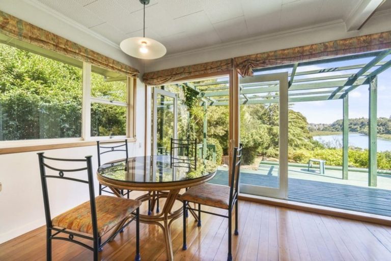 Photo of property in 14 Renata Crescent, Te Atatu Peninsula, Auckland, 0610