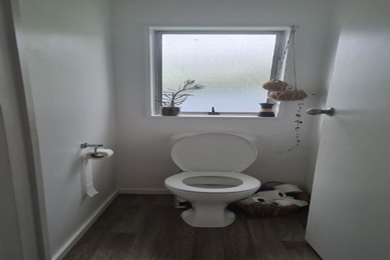 Photo of property in 72 Woodward Street East, Featherston, 5710