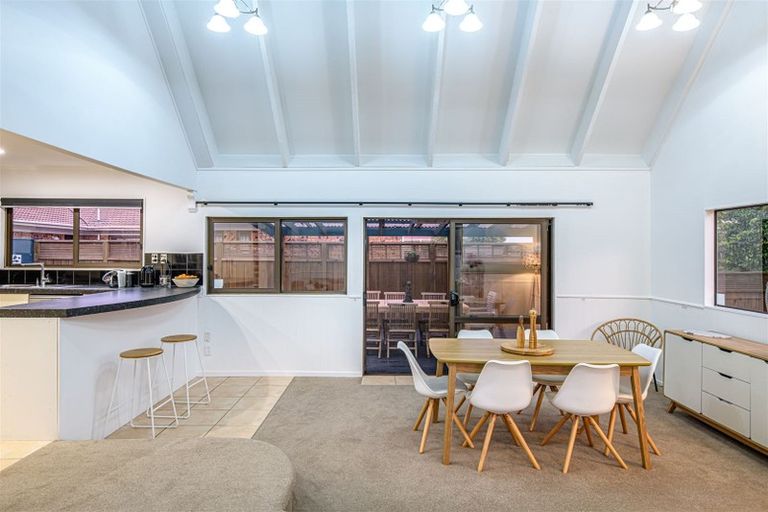 Photo of property in 164 Sturges Road, Henderson, Auckland, 0612